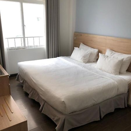 Miku Guesthouse Банкок Екстериор снимка